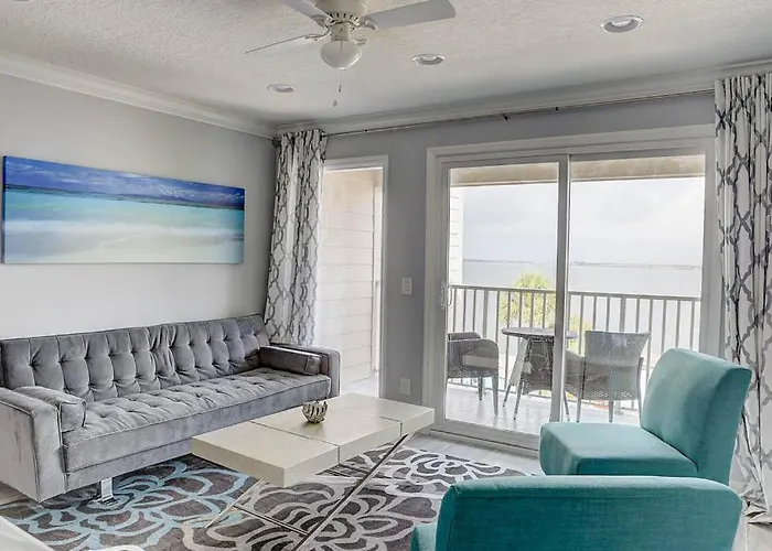410-Gorgeous Views, Waterfront, Wifi, Pool And Close To Bucs Stadium