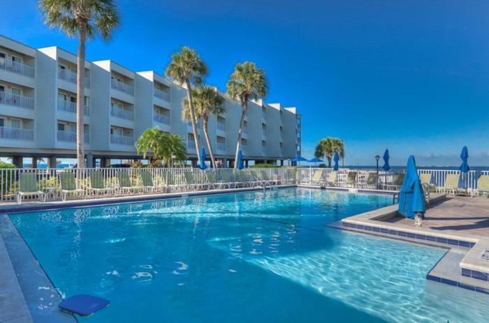 Apartment 410-gorgeous Views, Waterfront, Wifi, Pool And Close To Bucs Stadium